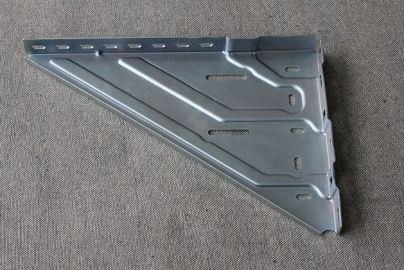 B1 Triangular Bracket